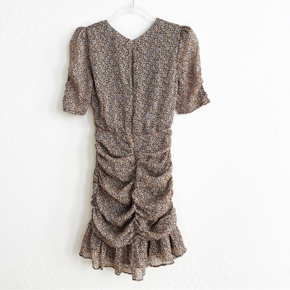 ASTR The Label Women’s Shirred Bottom Mini Dress Ruffles Deep-V Floral Small - Picture 8 of 9